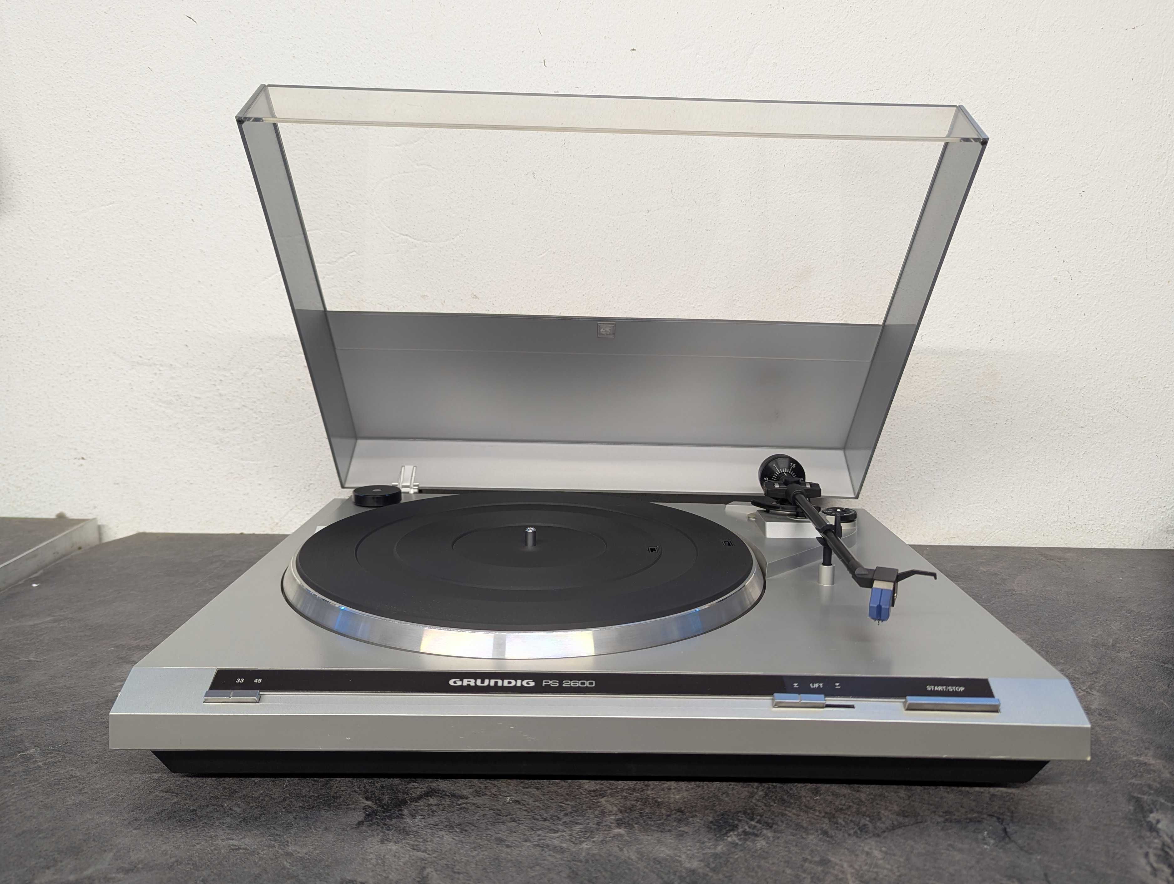 Програвач платівок  Grundig PS 2600.