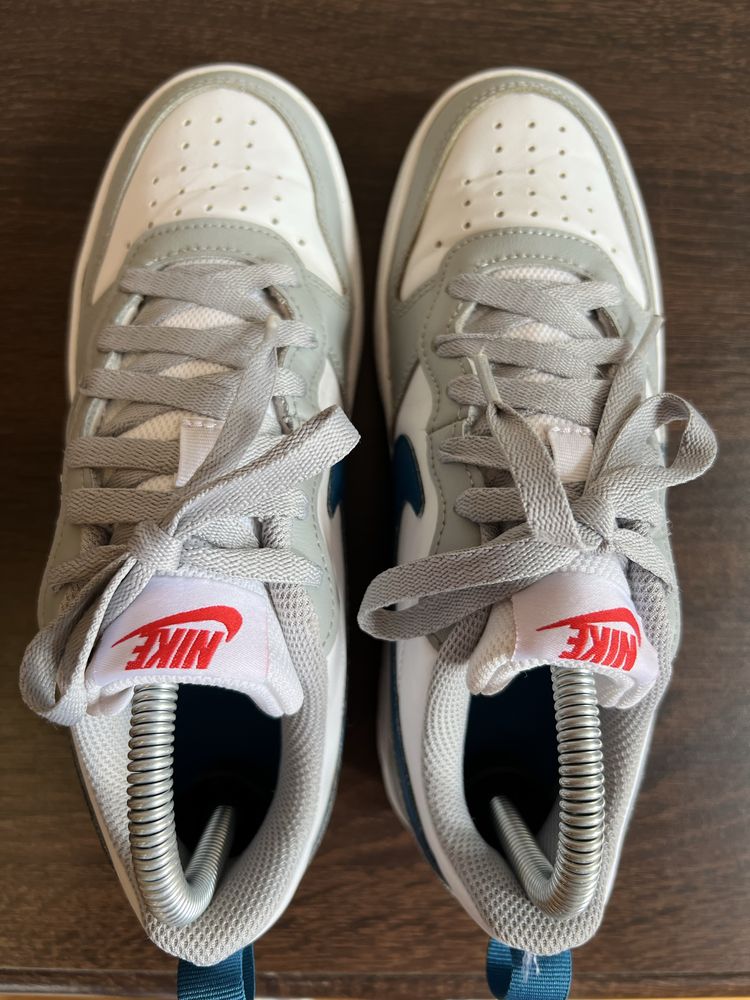 Nike Court Borough Low 2