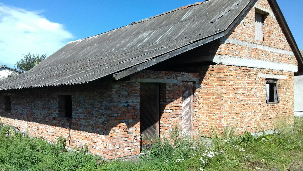 Продаєтся будинок.