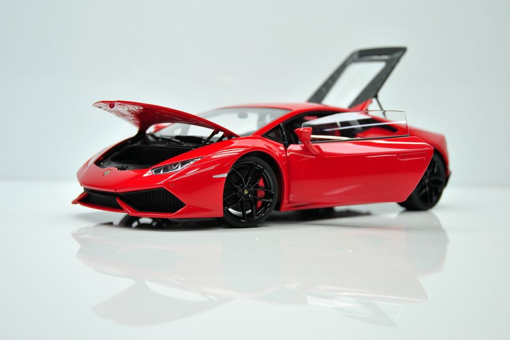 1/18 модель Lamborghini Huracan LP610-4 AUTOart