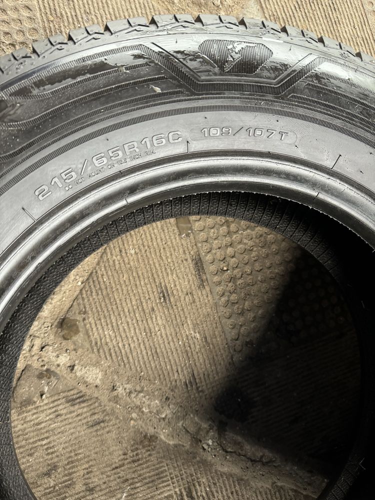 215/65R16C-2шт Goodyear оригінал із Німеччини 7мм в наявності!