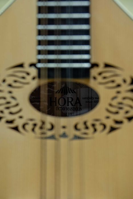 Mandolina Hora Octave Mandolin M-1087