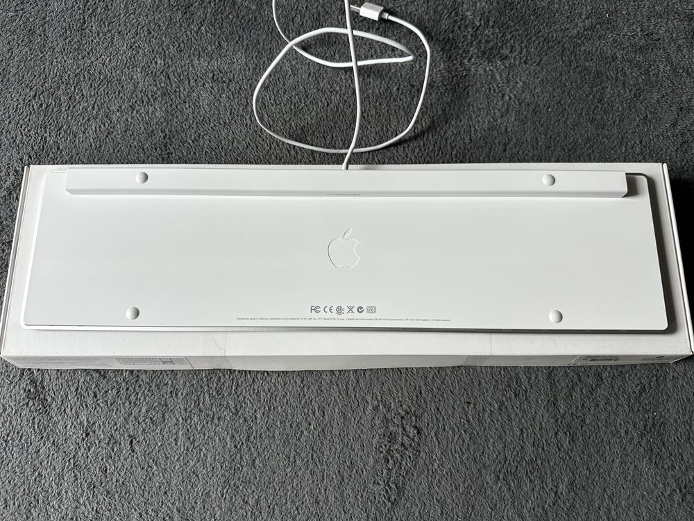 Apple Keyboard with Numeric Keypad (клавіатура)