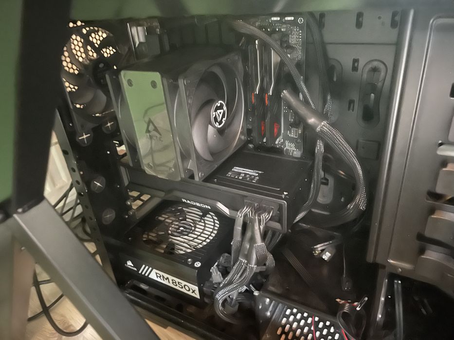 PC Ryzen 7800X3D/B650/RX6950XT/32GB/850W