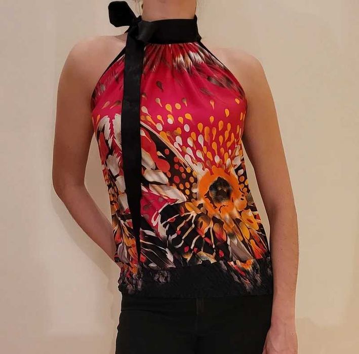 Bluzka wiązana na szyi bez rękawów