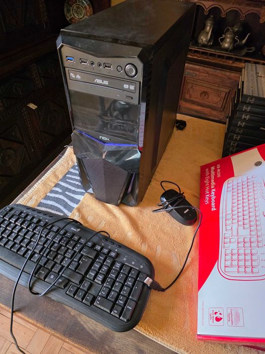 PC torre i3 256 SSD com leitor DVD, teclado e rato