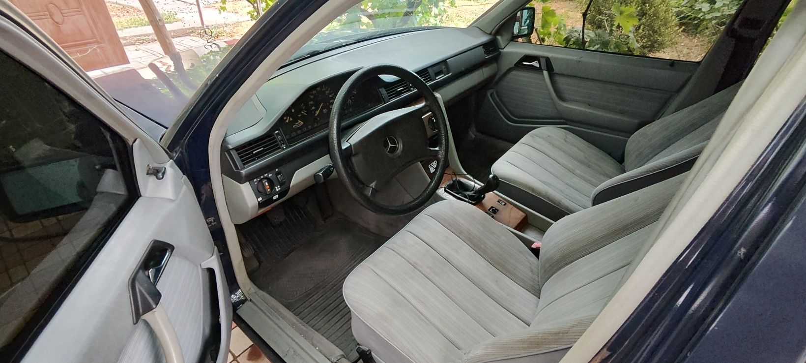 Mercedes-Benz 124