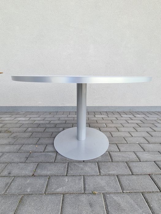 Stół okrągły 8 szt. biały Ø90 cm, blat z rantem srebrnym,noga metalowa