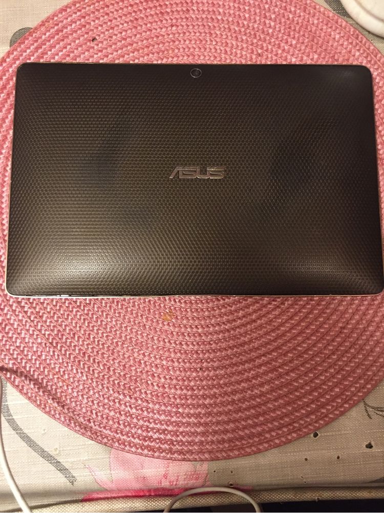 Laptop Asus model TF 101