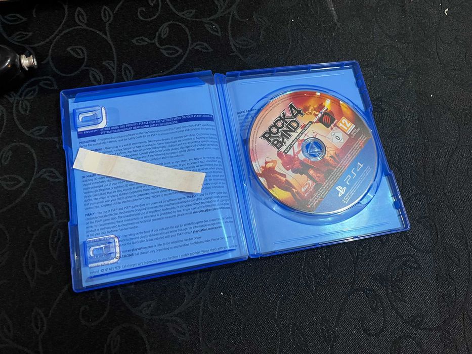 Rock Band4 + Guitarra wi-fi fender