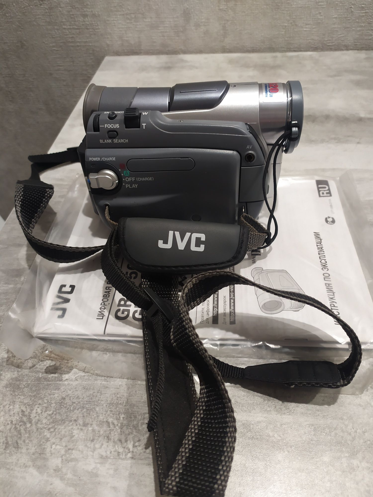 Продается цифровая видеокамера JVC на запчасти. GR- D 50.