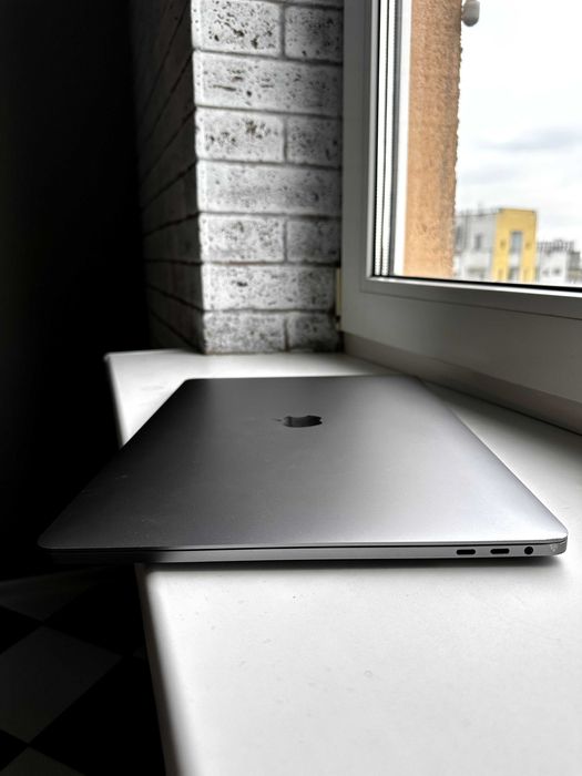 MacBook Pro 15 2017 (Silver, 16/1Tb, A1707)