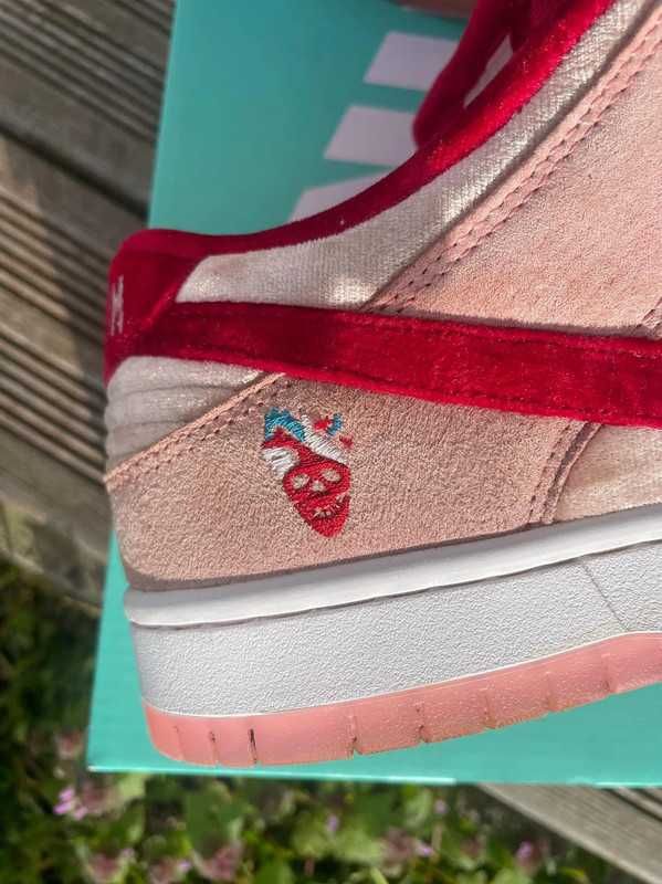 NikeSBDunk Low StrangeLove Skateboards R.43