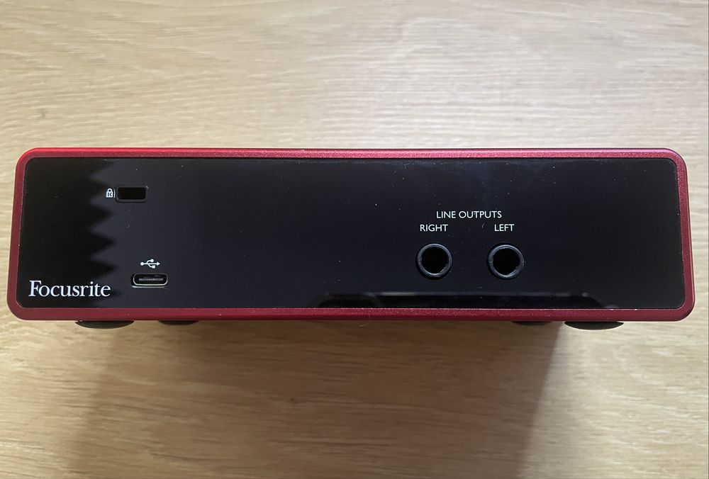 Аудіоінтерфейс Focusrite Scarlett 2i2 3-gen 2-in/2-out Audio Interface