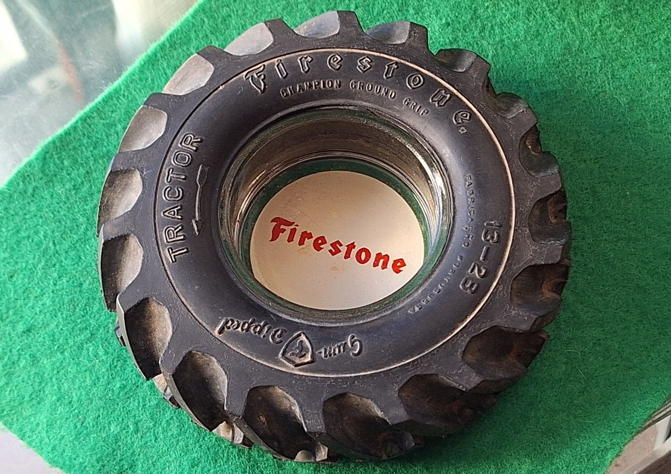 Cinzeiro firestone pneu borracha