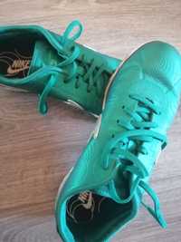 Ténis Nike verde, 38,5