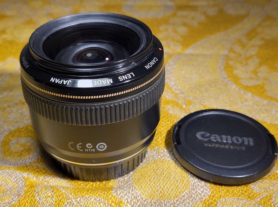 Canon EF 28mm F 1.8 USM - jak nowy, opakowanie, osłona p.słoneczna