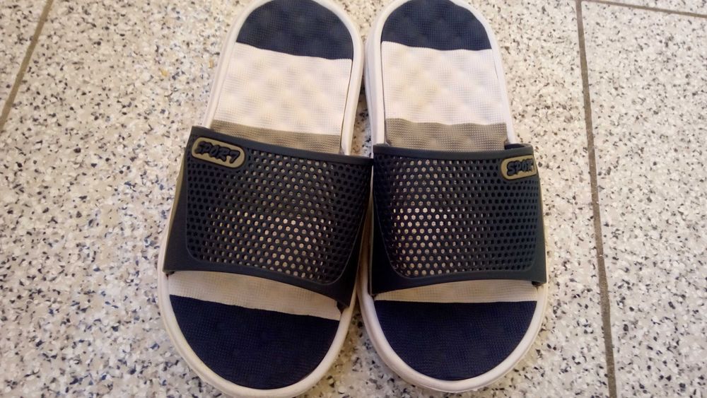 Chinelos de criança Novos tamanho 30