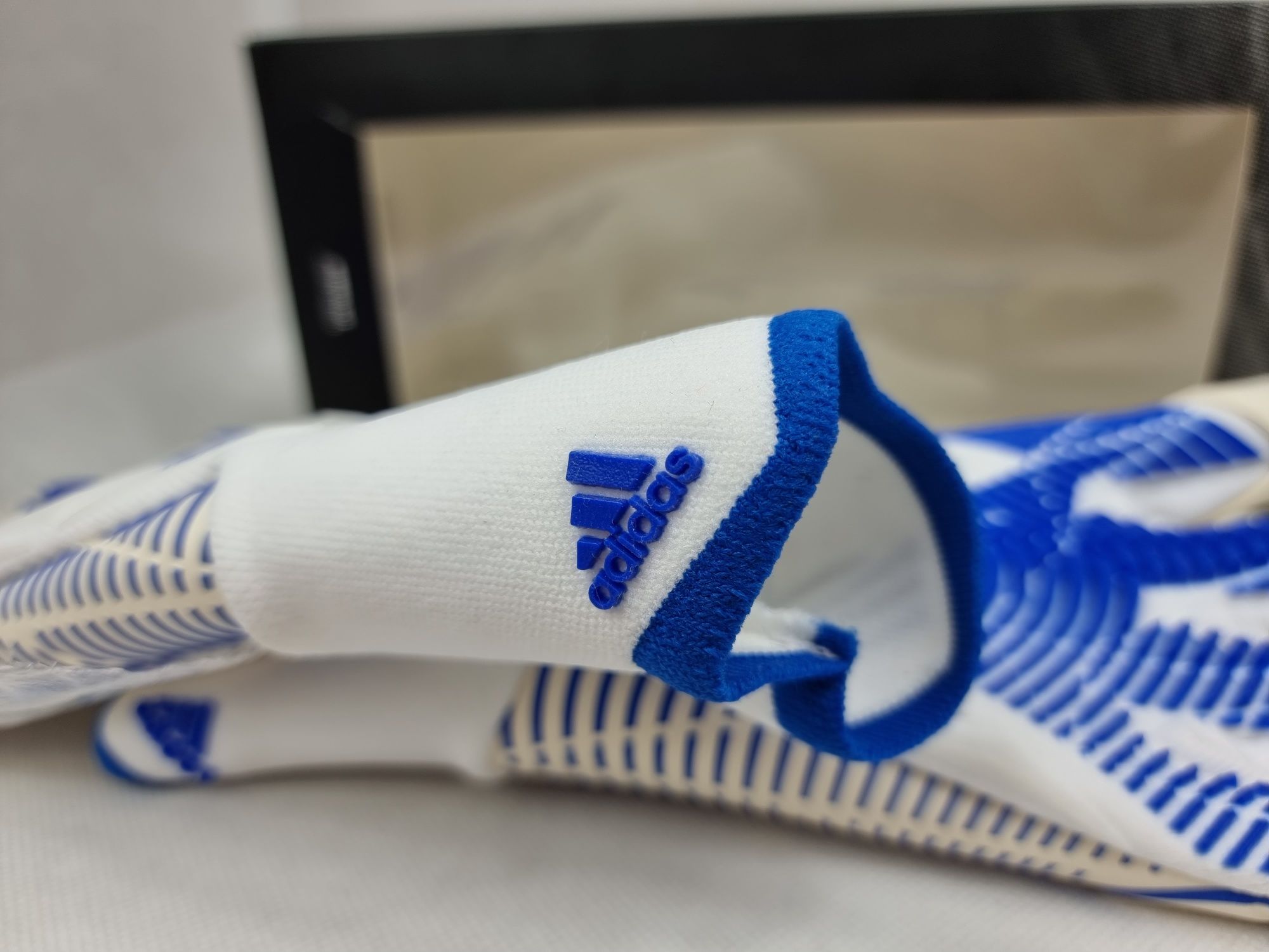 Nowe Oryginalne Rękawice Bramkarskie Profesjonalne Adidas Predator Gel