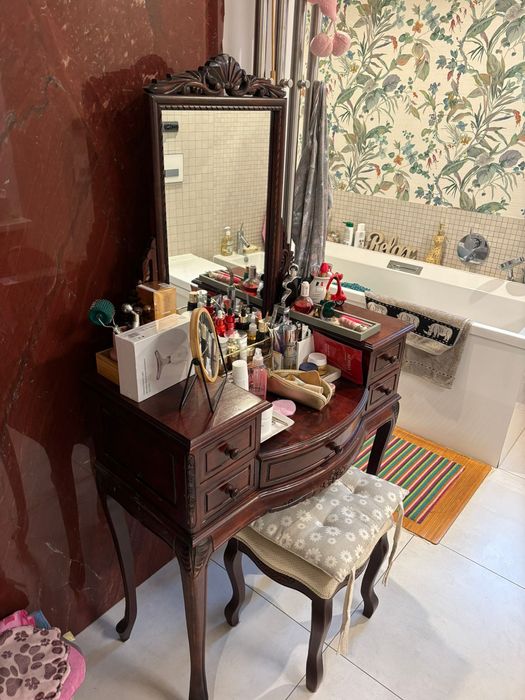 Piękna toaletka w stylu vintage