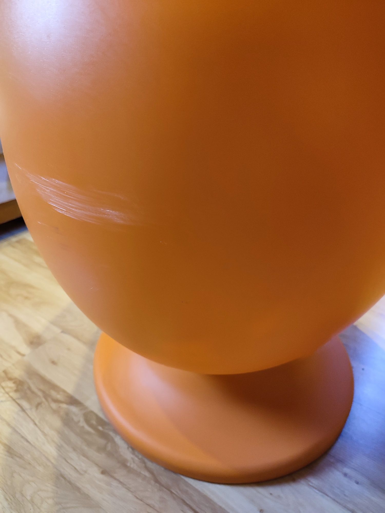 Fotel obrotowy jajko dla dzieci Ikea lomsk pomarańczowy
