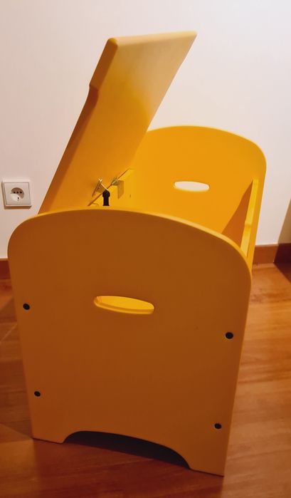 Banco /Baú para arrumação