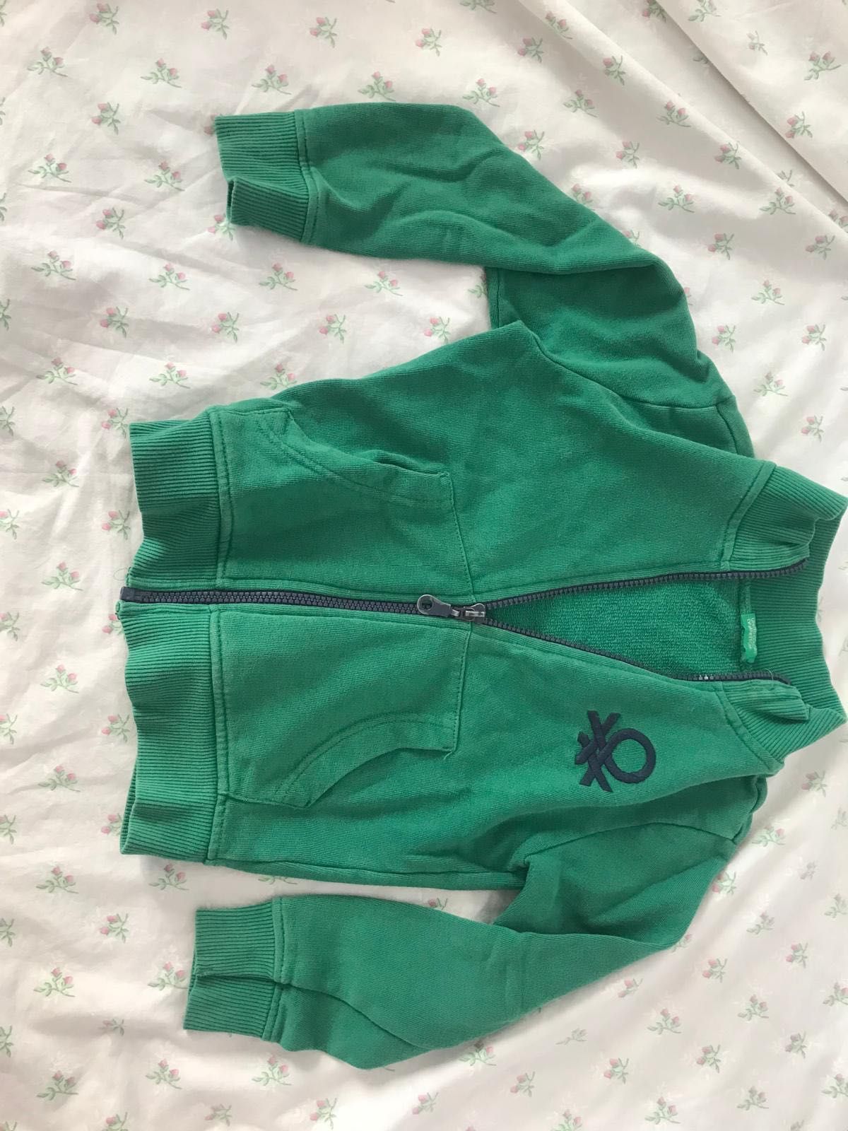 Camisola verde Benetton para meninos com 4 ou 5 anos