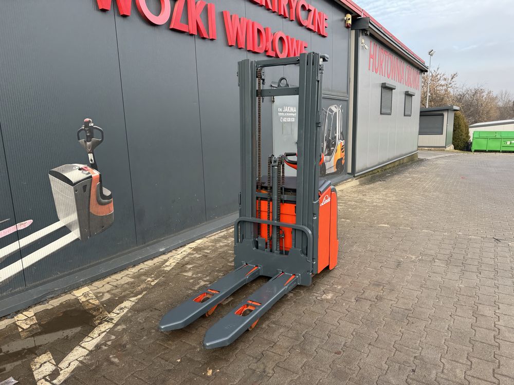 Paleciak elektryczny Linde 2011 r 1400 kg 430 cm L 14