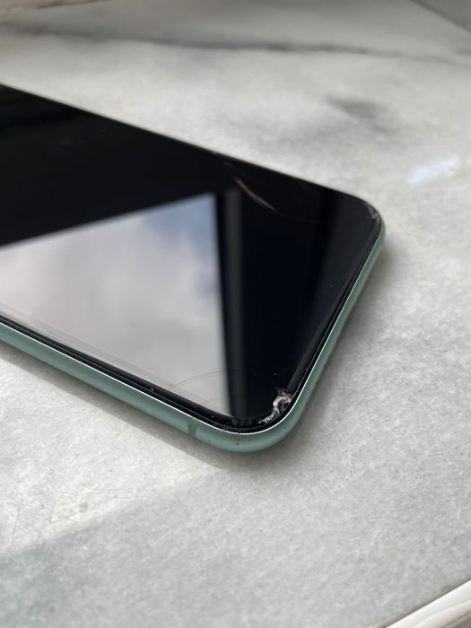 iPhone 11 128gb light green + 6 case