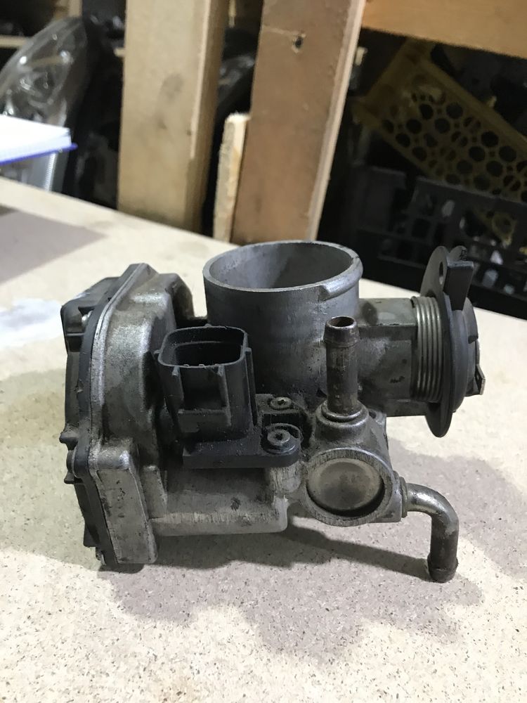 Дросельная заслонка Chevrolet 96253560