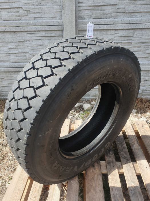 285/70R19.5 Goodyear Regional RHD napęd używany