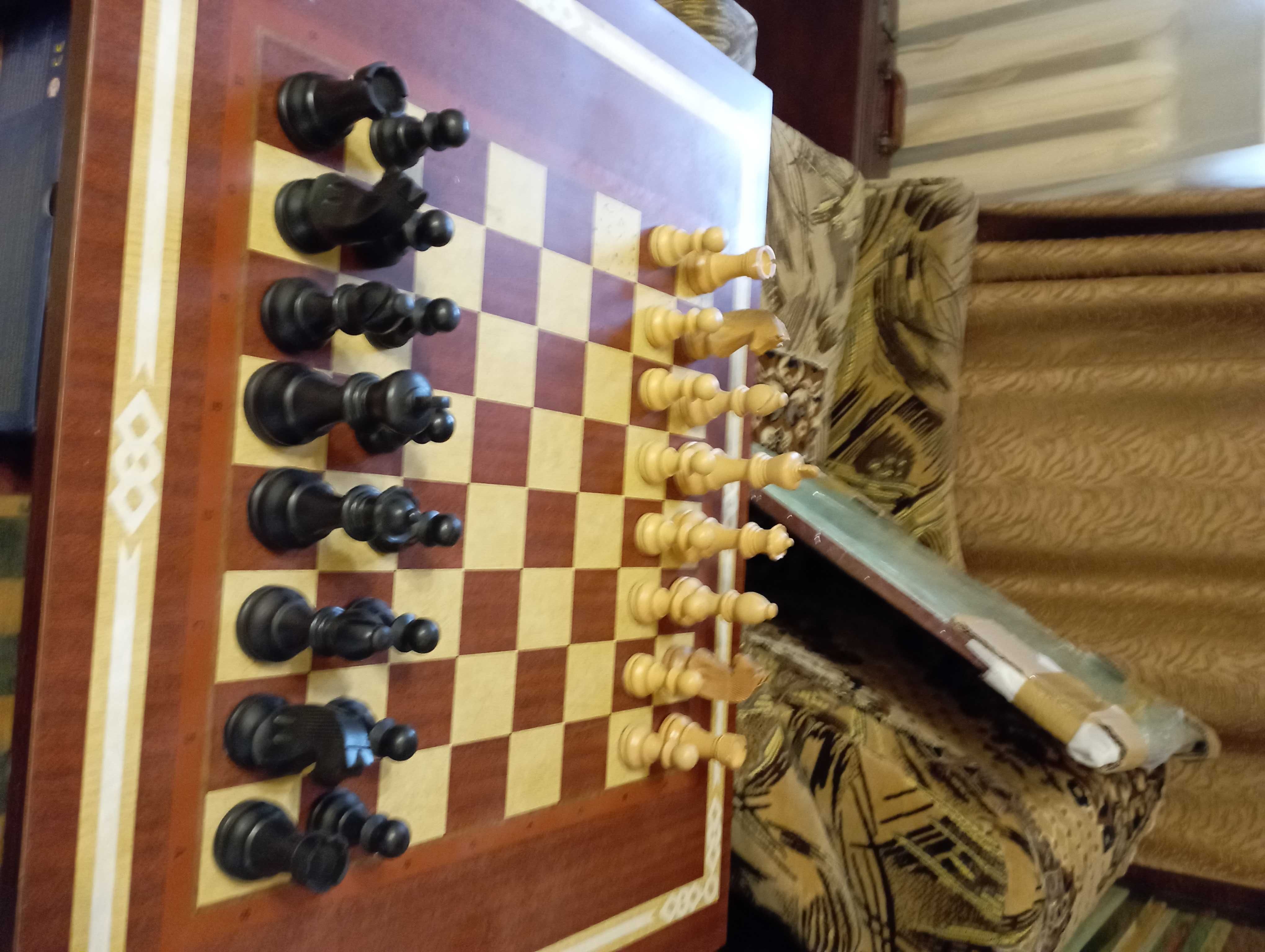 Комплект Шахматная доска турнирная и шахматы