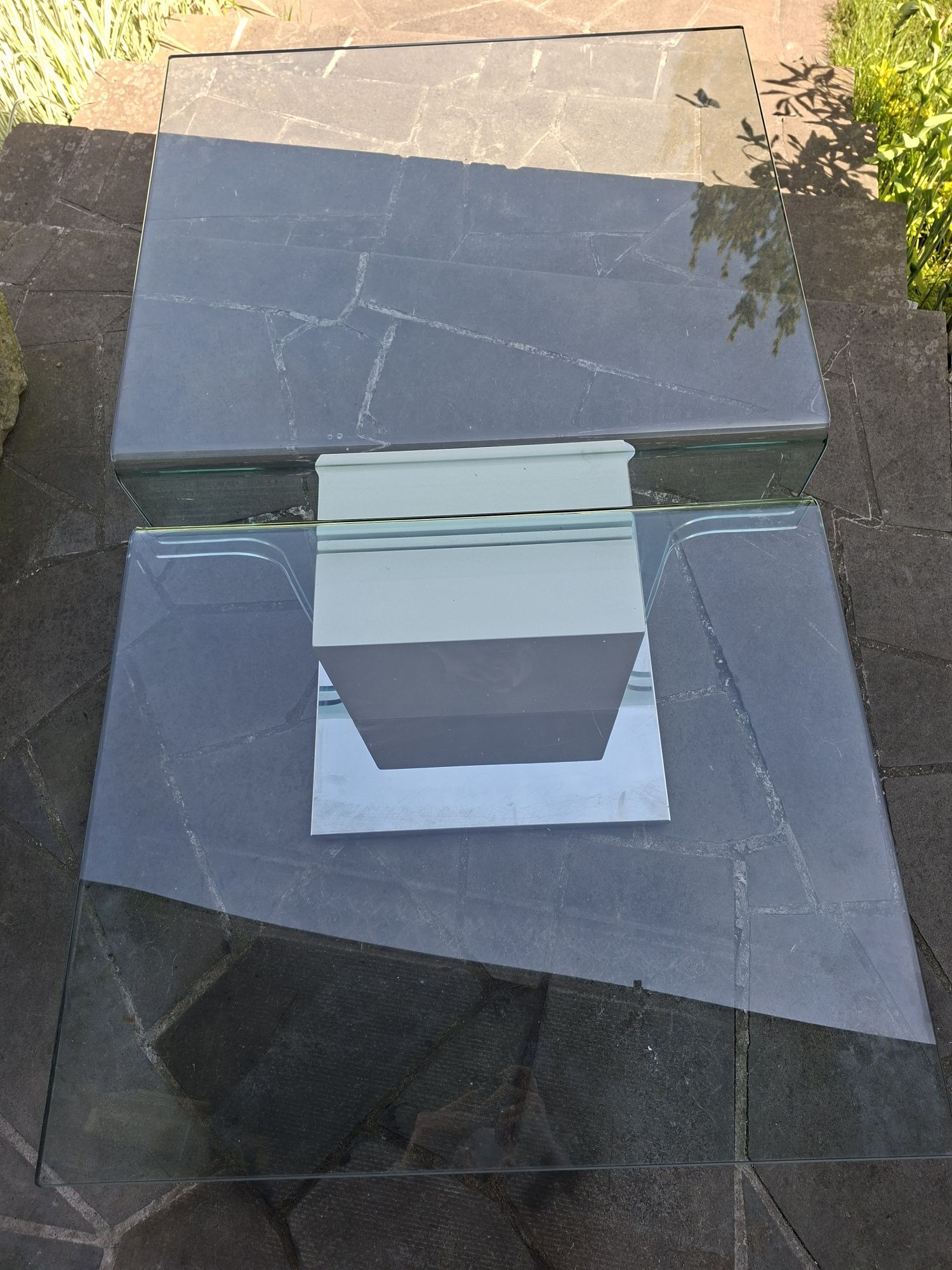 Szklany stół - ława. Design