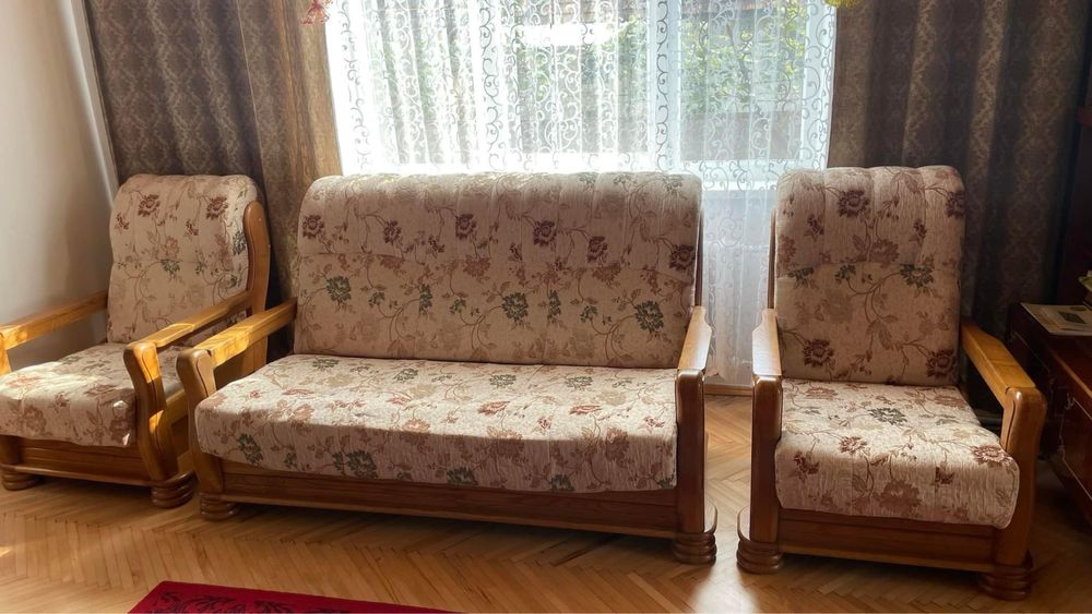 Дубовий диван з кріслами