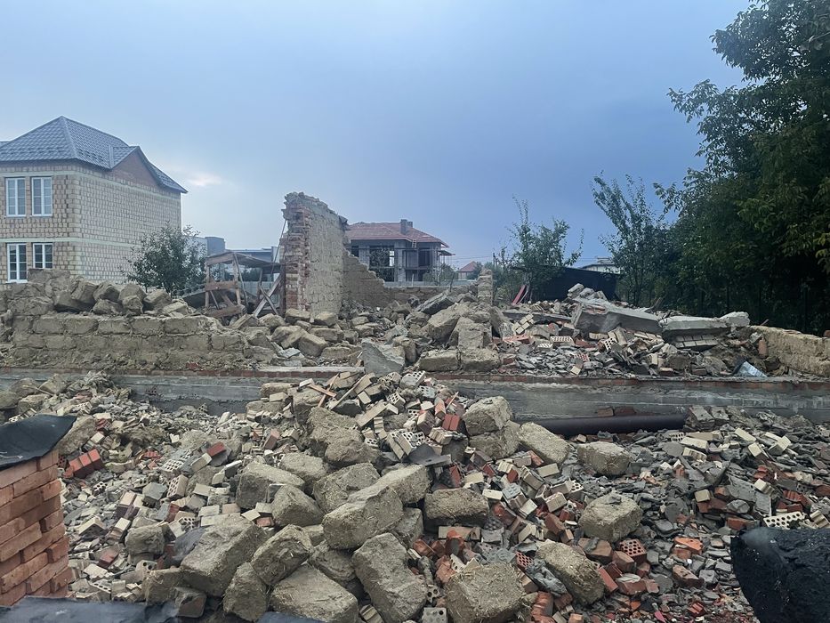 Підсипка з цегли, блоки саман, блоки фундаментні фбс