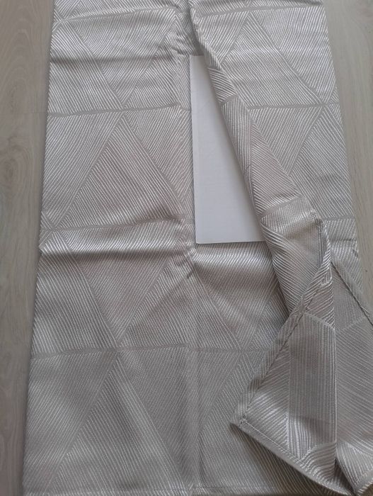 Sprzedam obrus żakardowy marki Home &You