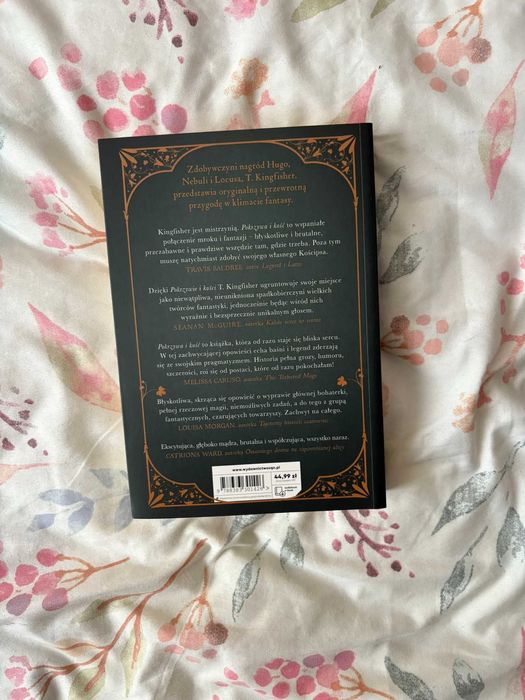 Książka Pokrzywa i kość T. Kingfisher