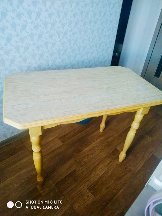 Кухонний стіл, дерев’яний, прямокутний