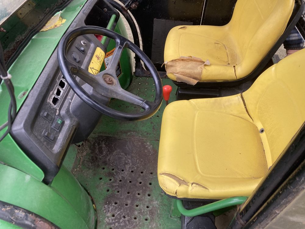 John Deere Gator 4x2