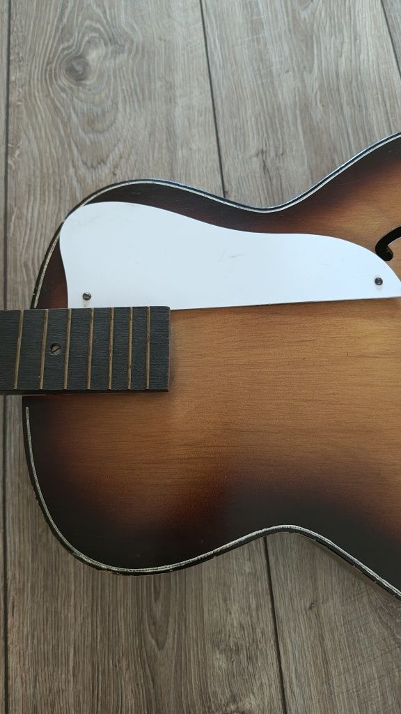 Stara gitara oldschool