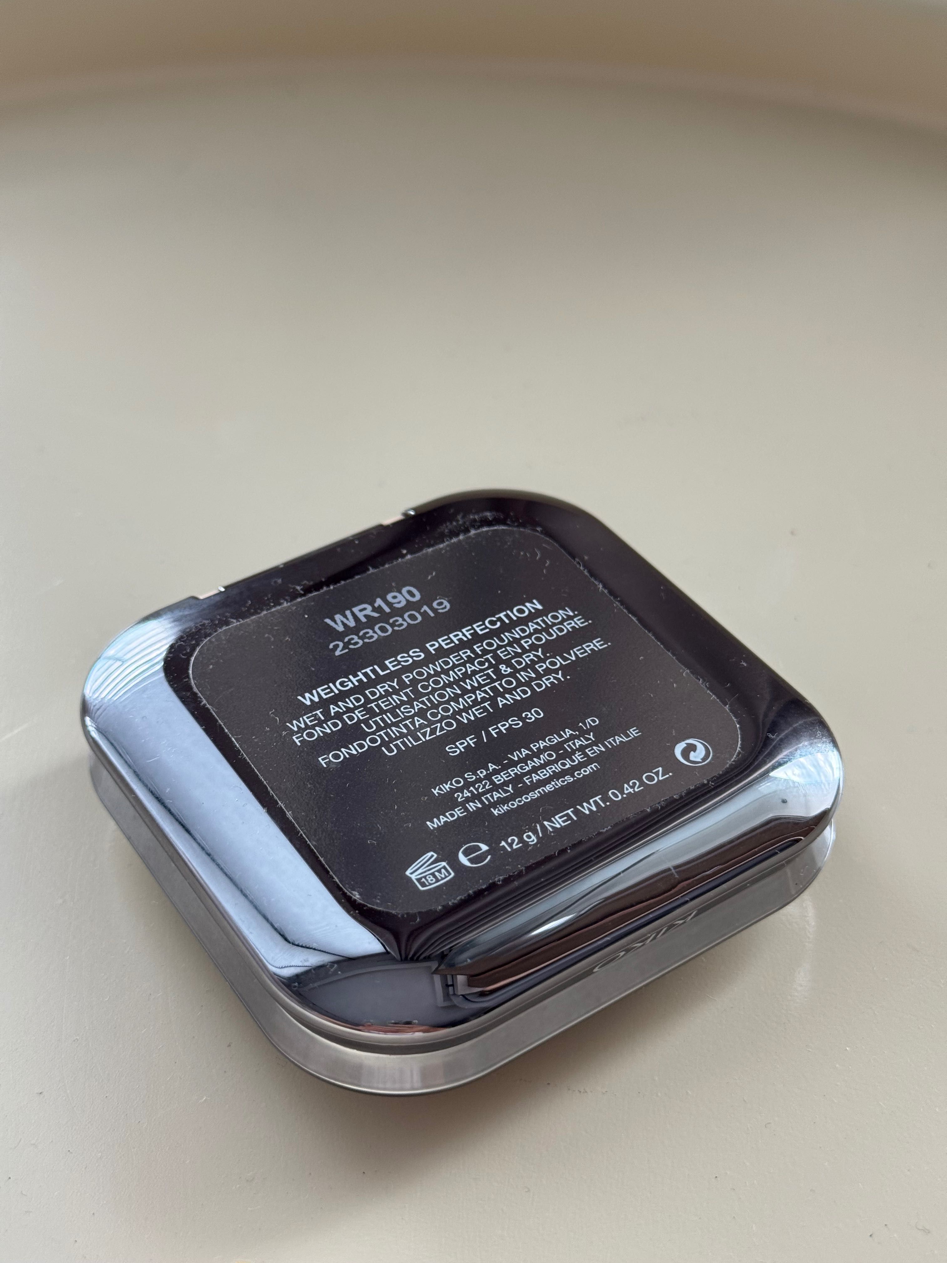 kiko weightless perfection wet and dry powder foundation (Bronzer)
