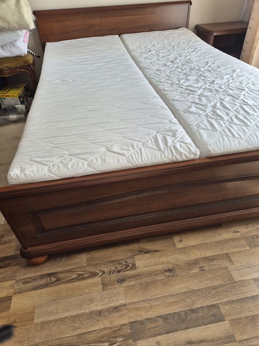 Rama łóżka 140 x 200 z nocną szafką