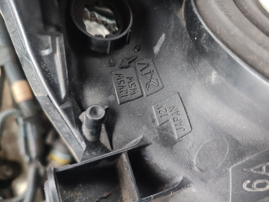 Продам оригинальную фару toyota corolla рестайлинг восьмой год