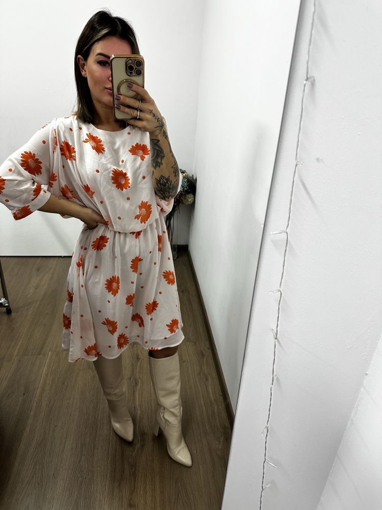 Sukienka w kwiaty selected femme