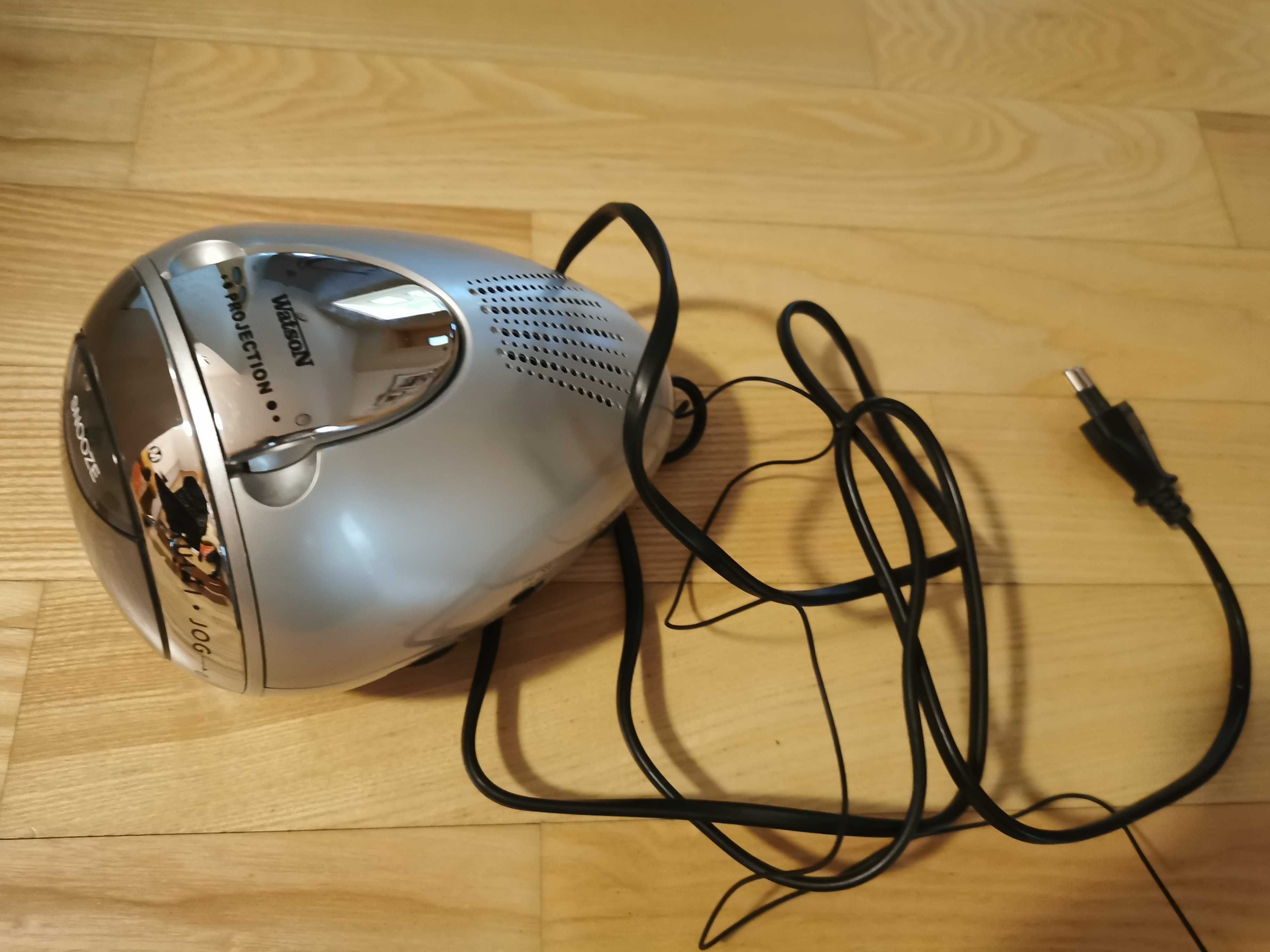 Radio budzik z projektorem Watson UR 4608P.
