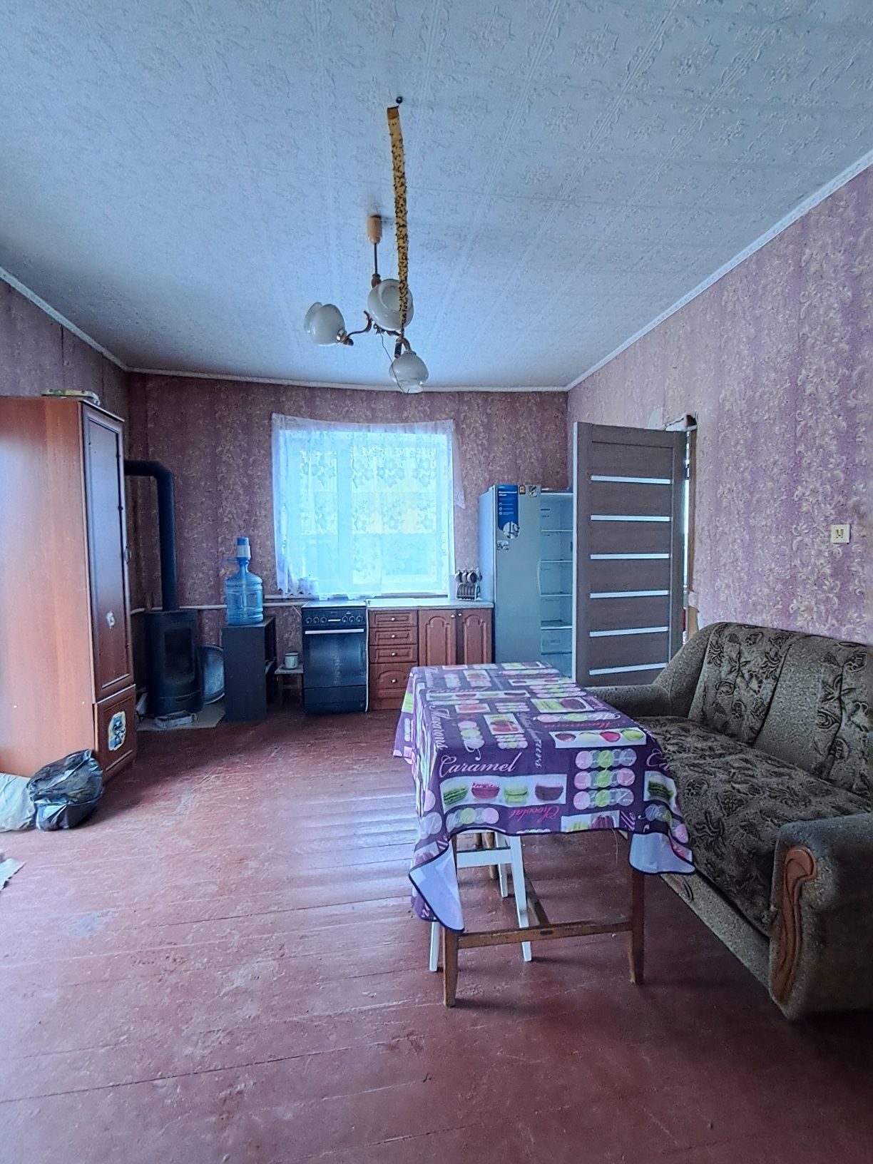 Терміновий продаж частини будинку.
