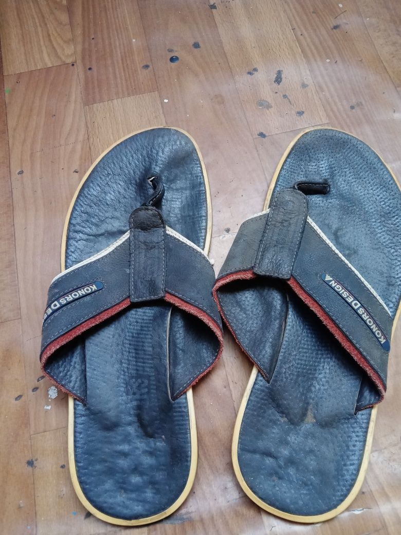 Продам шлепанцы .