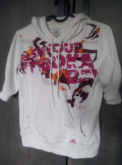 Bluzka z kapturem Adidas