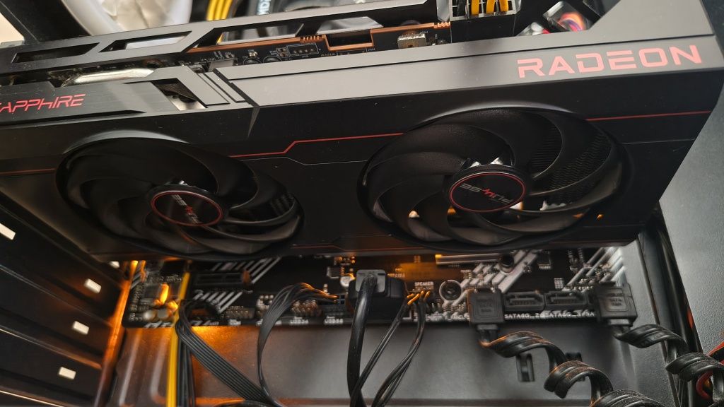 Відеокарта Radeon RX 6600 XT 8gb