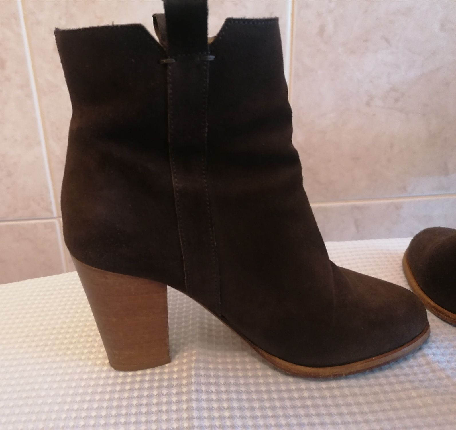 Botins 38, nobuk castanho Mango